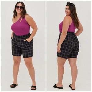 Torrid Flat Bermuda Shorts - Crepe Ink Dot Plaid Black